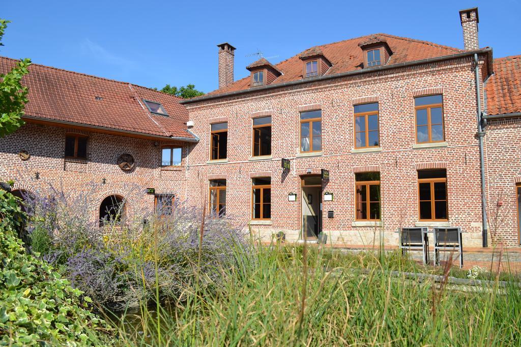 Le Domaine Des Cigognes Hotel Ennevelin Eksteriør billede