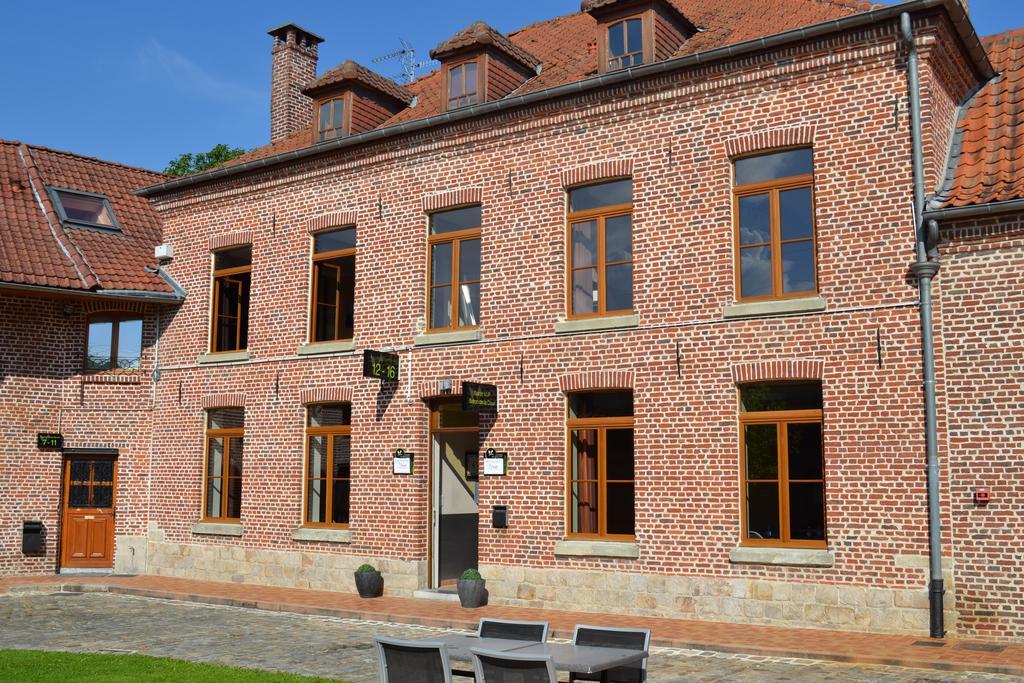 Le Domaine Des Cigognes Hotel Ennevelin Eksteriør billede