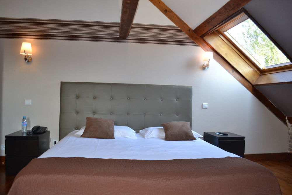 Le Domaine Des Cigognes Hotel Ennevelin Eksteriør billede
