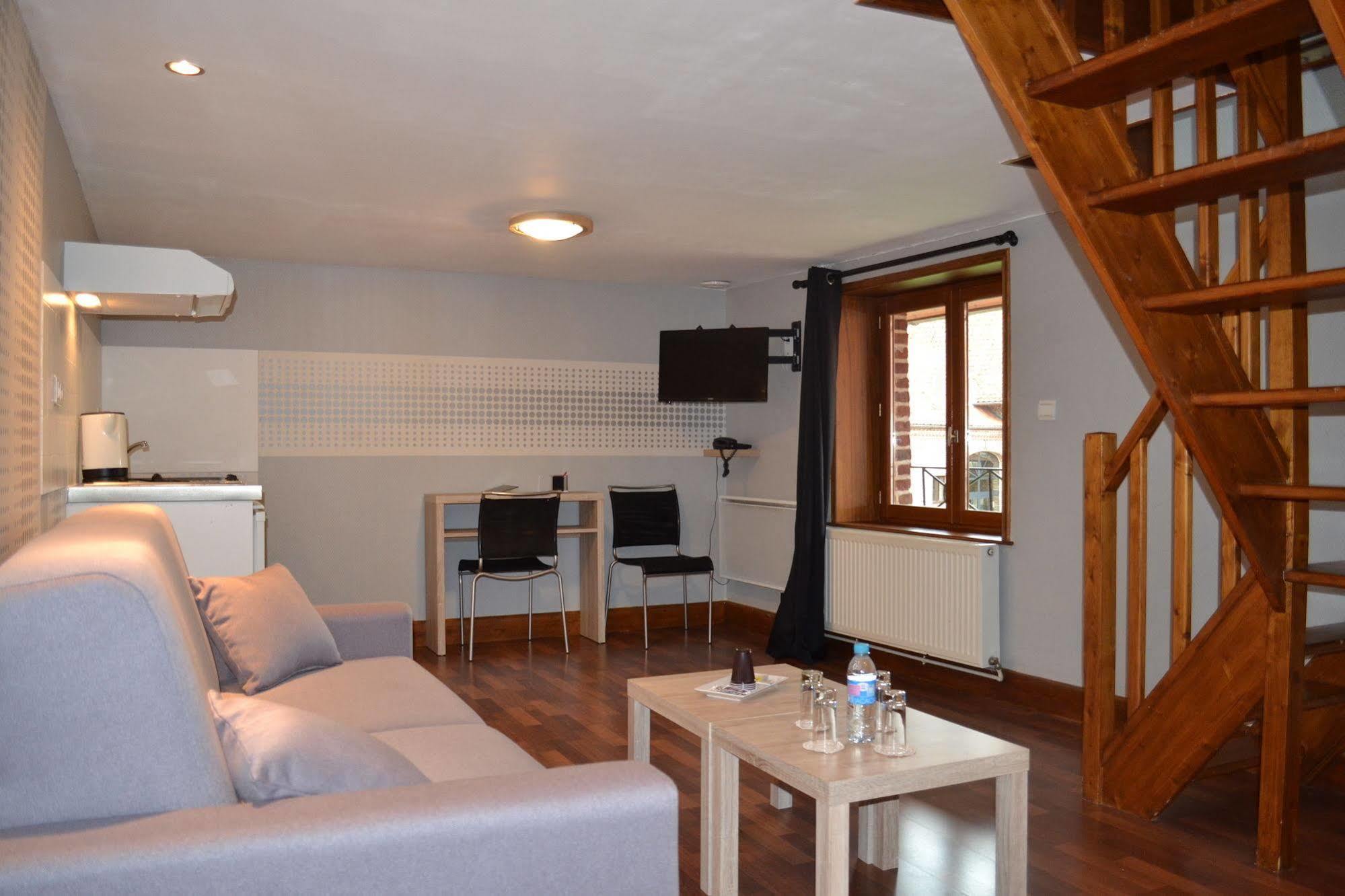 Le Domaine Des Cigognes Hotel Ennevelin Eksteriør billede