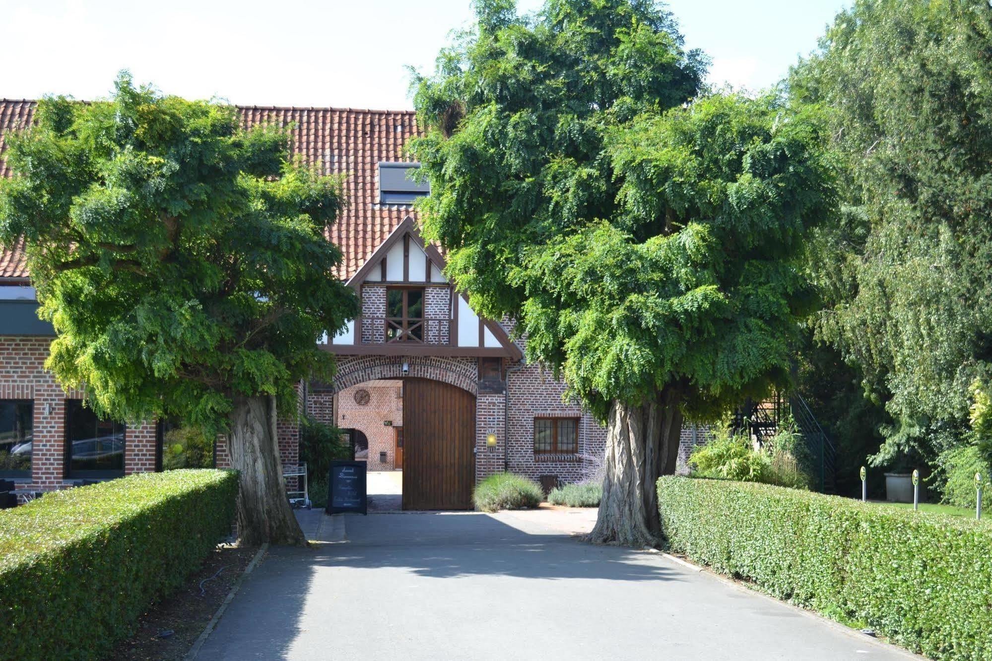 Le Domaine Des Cigognes Hotel Ennevelin Eksteriør billede